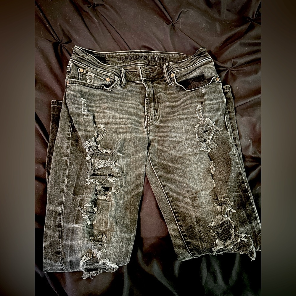 America Eagle Skinny Airflex Black distressed Jean